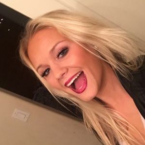 Meet your Posher, Halie